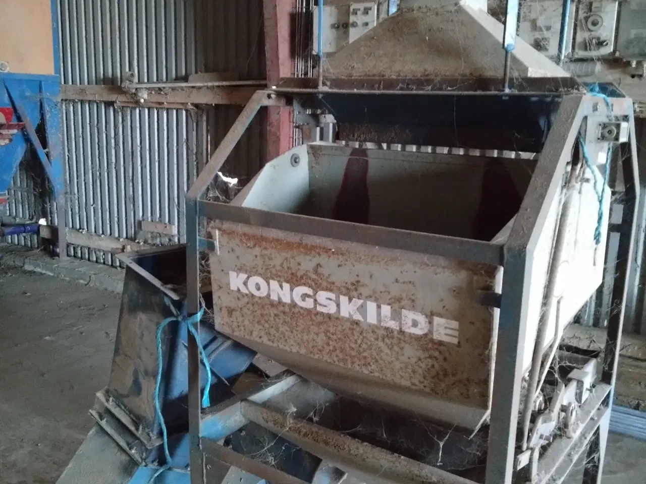 Billede 5 - Kornblæser med cellesluse,vægt og støvsuger