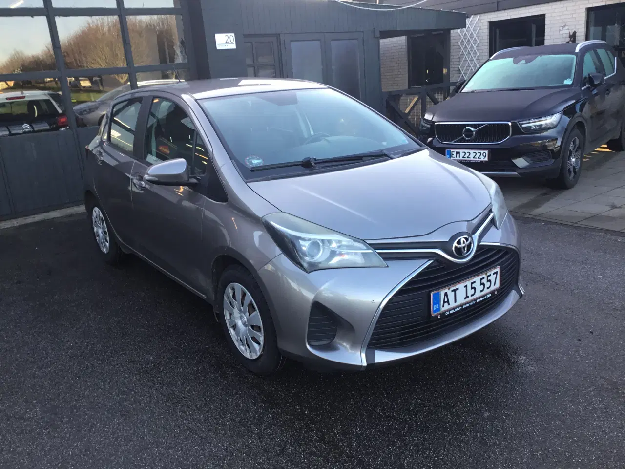 Billede 2 - Toyota yaris 1.3 vvt-i 1.ejer velholht bakkamera