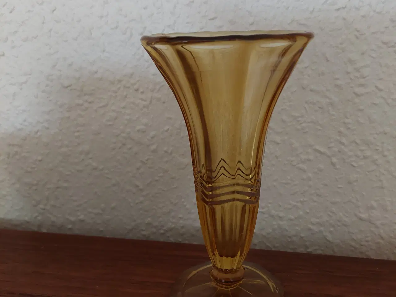 Billede 1 - Vase. Af ældre dato. 