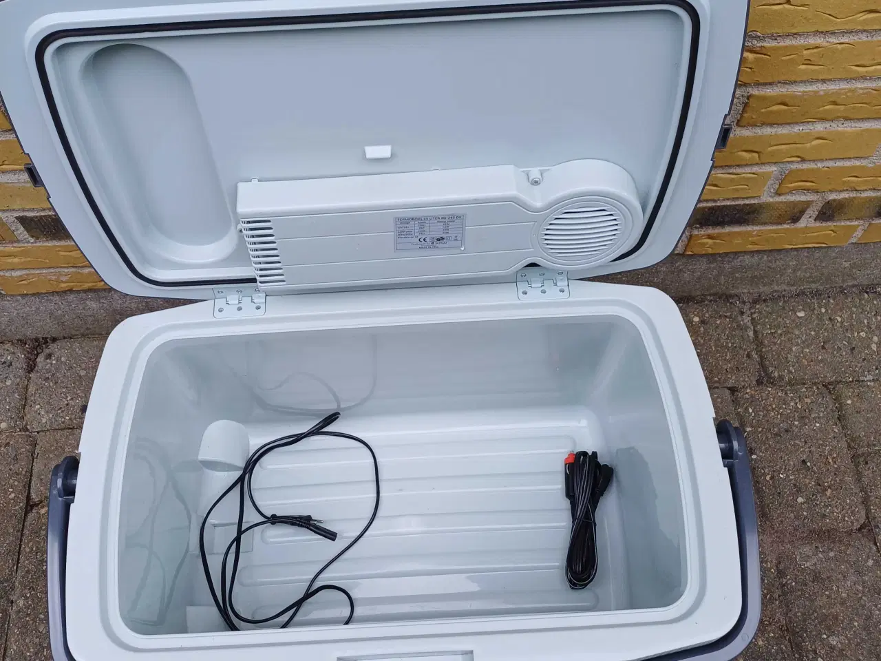 Billede 4 - Kæmpe kølebox, 12 v/ 220 v.