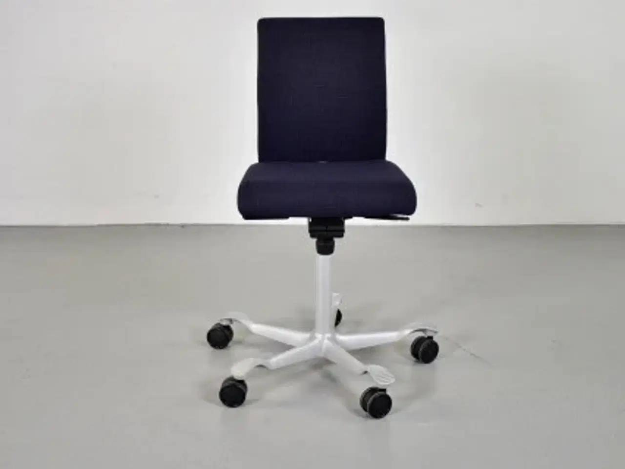 Billede 1 - Häg h04 4200 kontorstol med sort/blå polster og sølvgråt stel