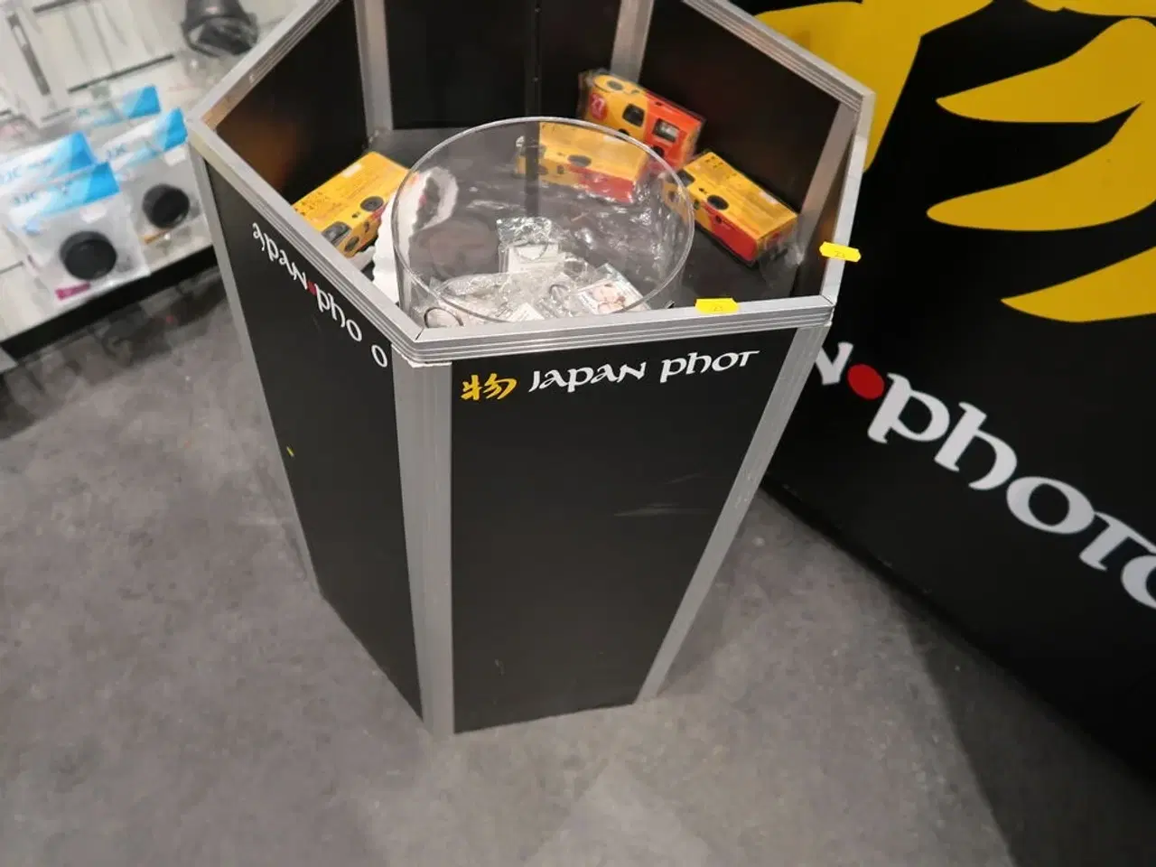 Billede 5 - Beholder med 4 stk. engangskameraer