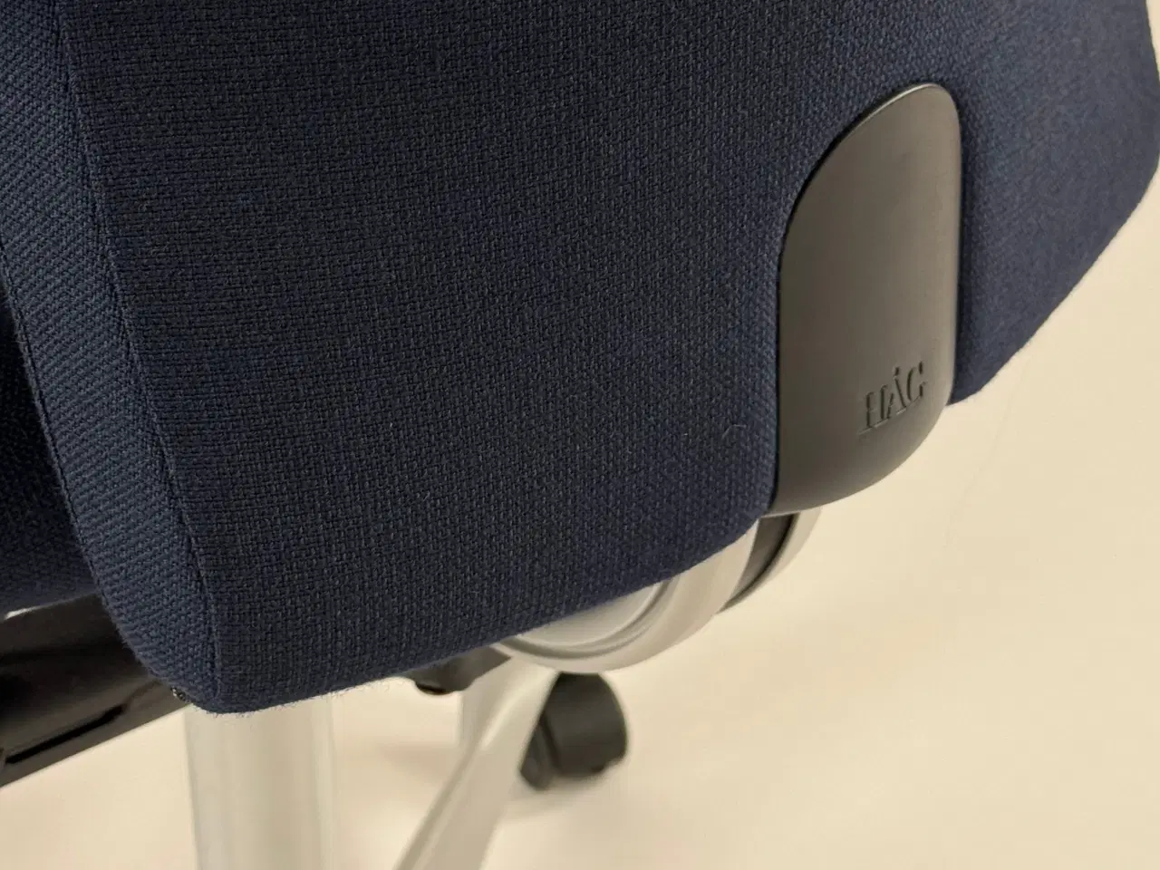 Billede 7 - HÅG Creed 6002 Kontorstol – Mørkeblå/Gråt Stel m. Armlæn 200 mm