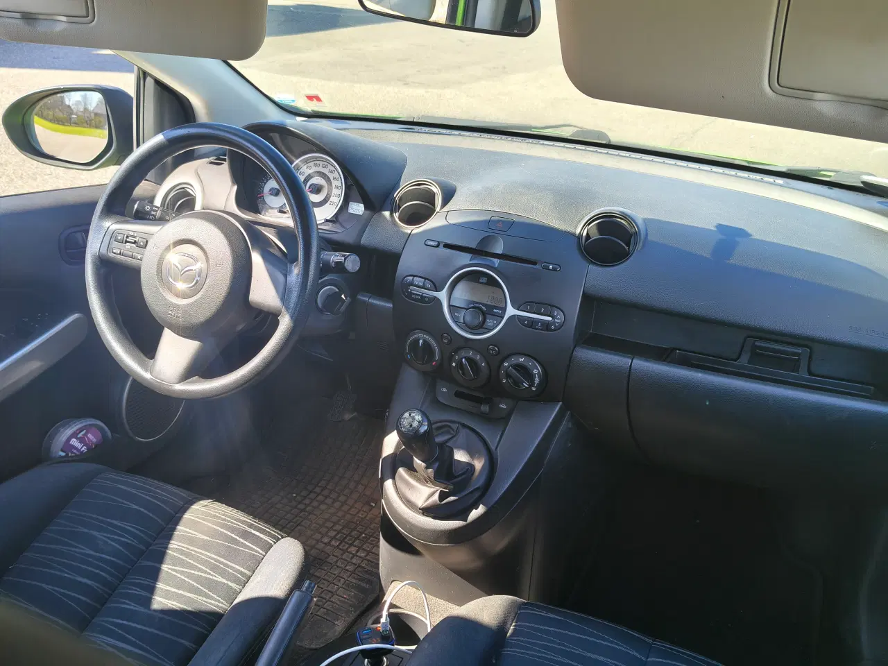 Billede 5 - Ny synet Mazda 2 1,3 med aftagelig træk sælges