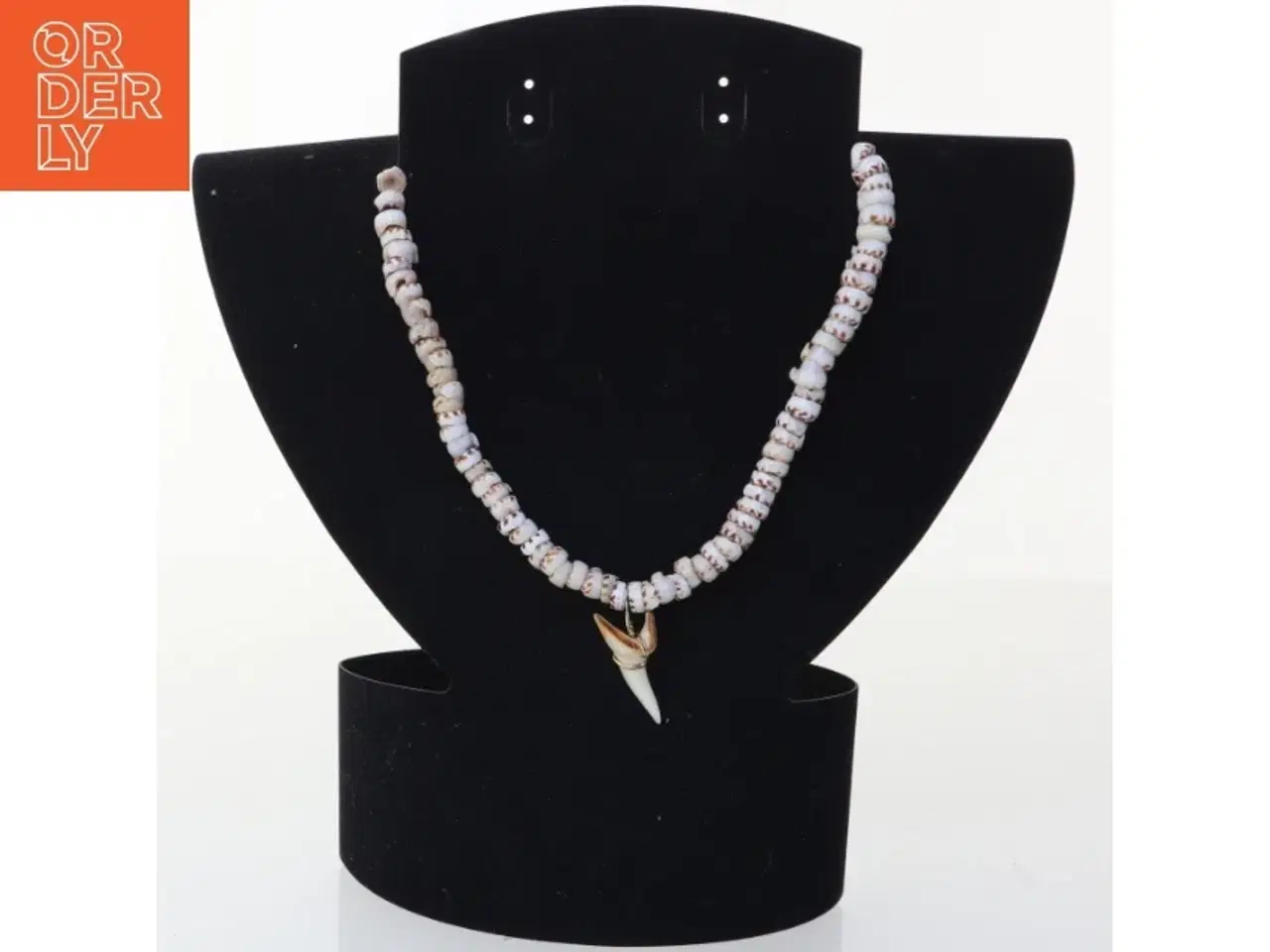 Billede 1 - Halskæde med skaldyrsskaller og hajtand vedhæng (str. 48 cm)