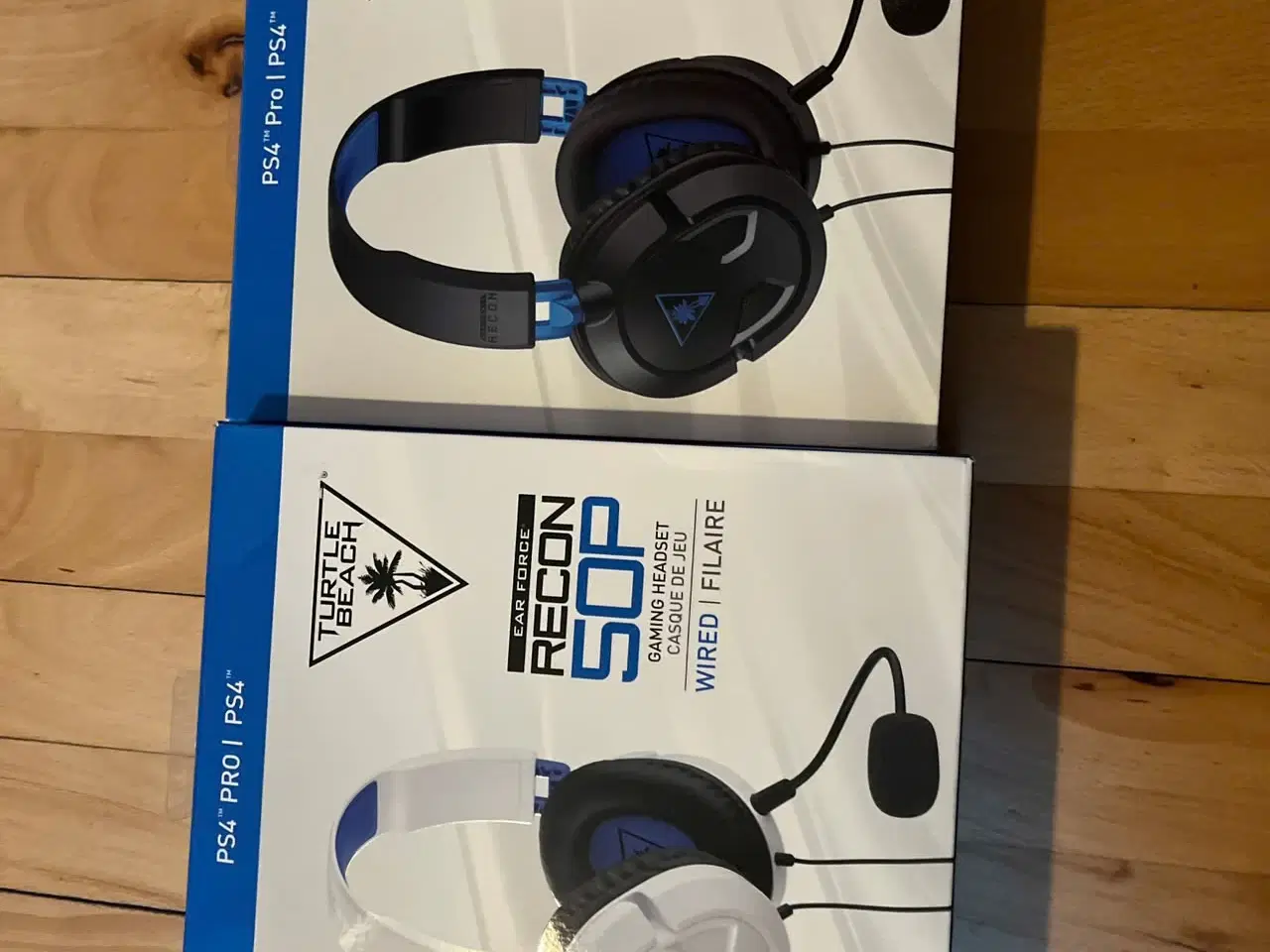 Billede 1 - 2 Headset, 4 ps4 spil og ps4 controller oplader.