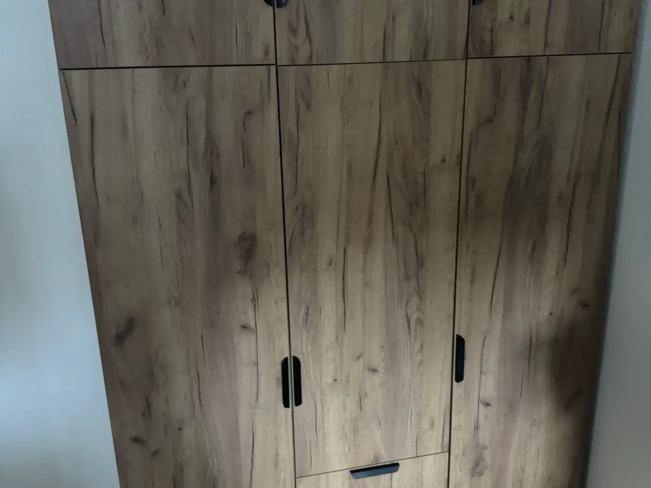Billede 1 - Klædeskab stort