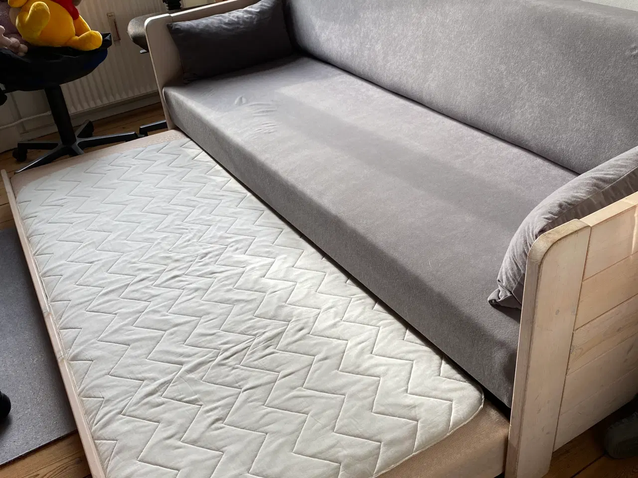 Billede 2 - Sovesofa grå poliester