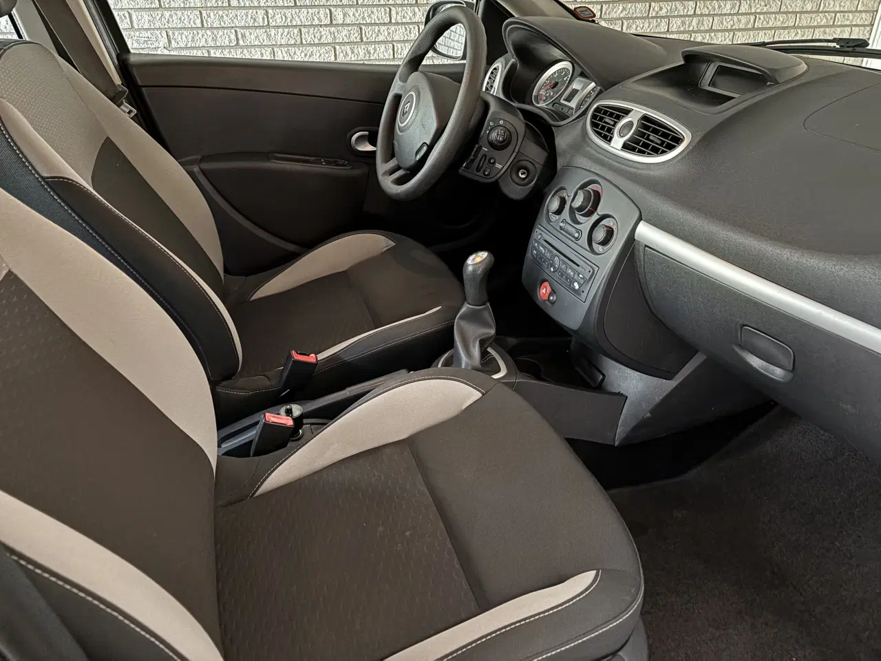 Billede 5 - Lille driftsikker Clio 3