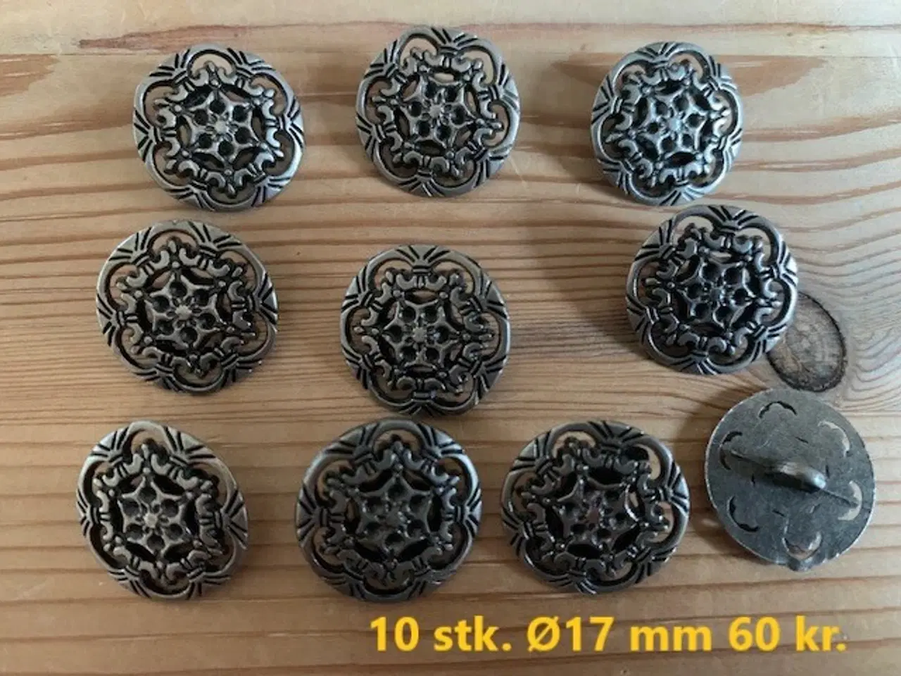 Billede 2 - Knapper i tin - NYE