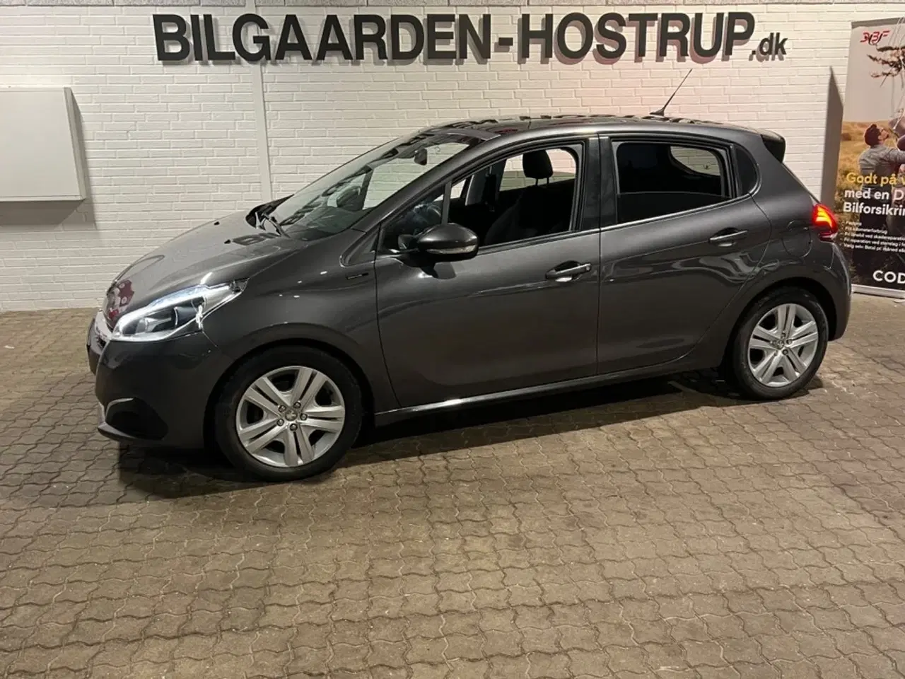 Billede 2 - Peugeot 208 1,5 BlueHDi 100 Signature Sky