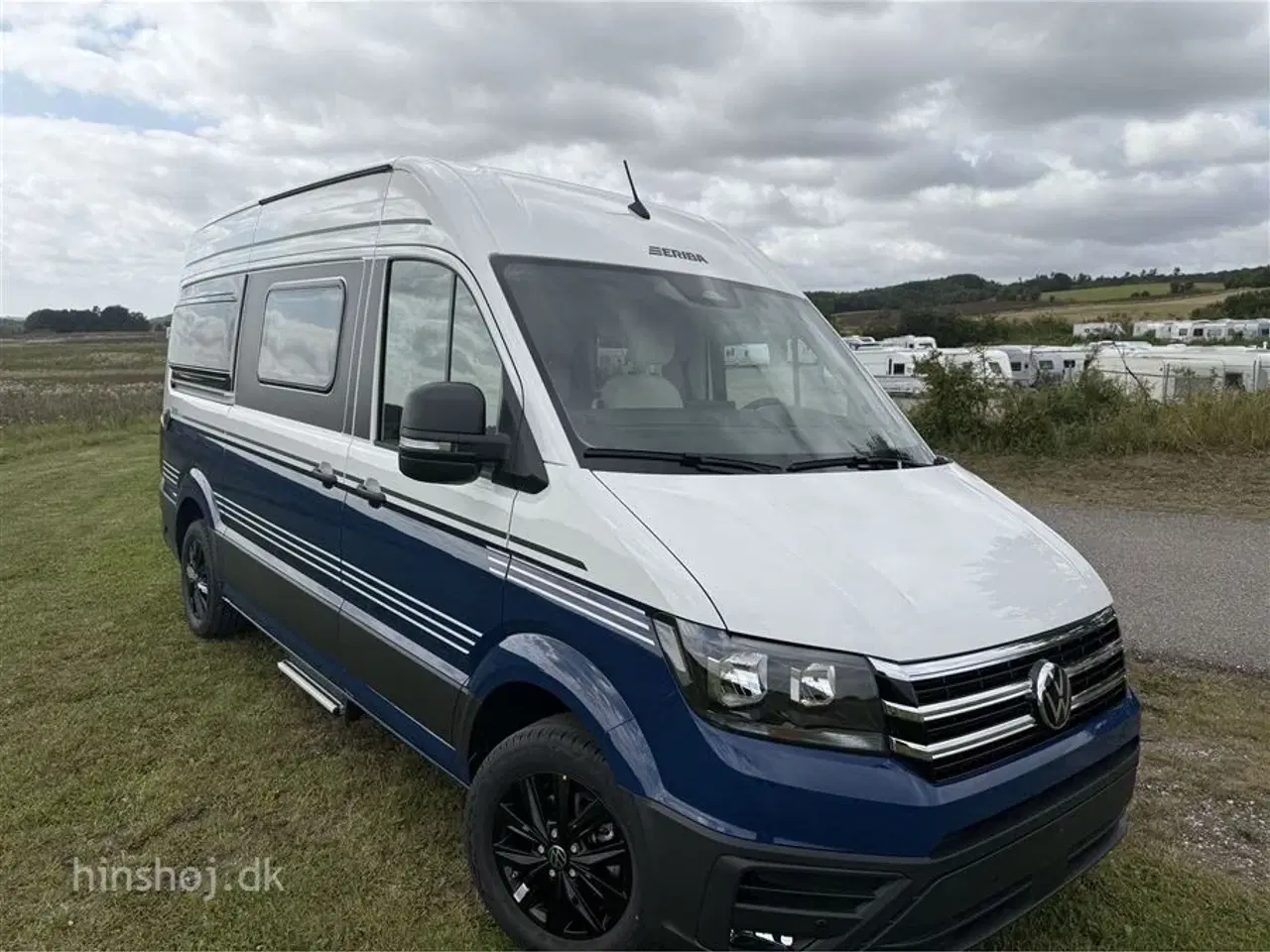 Billede 24 - 2025 - Eriba Car 600 Deep Ocean Blue Aut Eksklusiv Campervan med automatgear og træk fra Hinshøj Caravan.