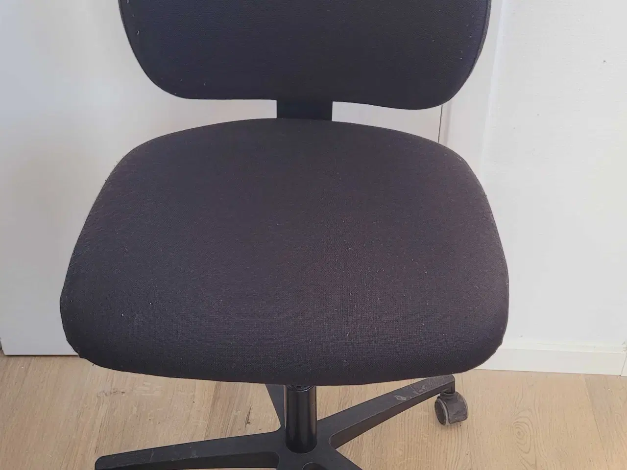 Billede 1 - Sort kontorstol