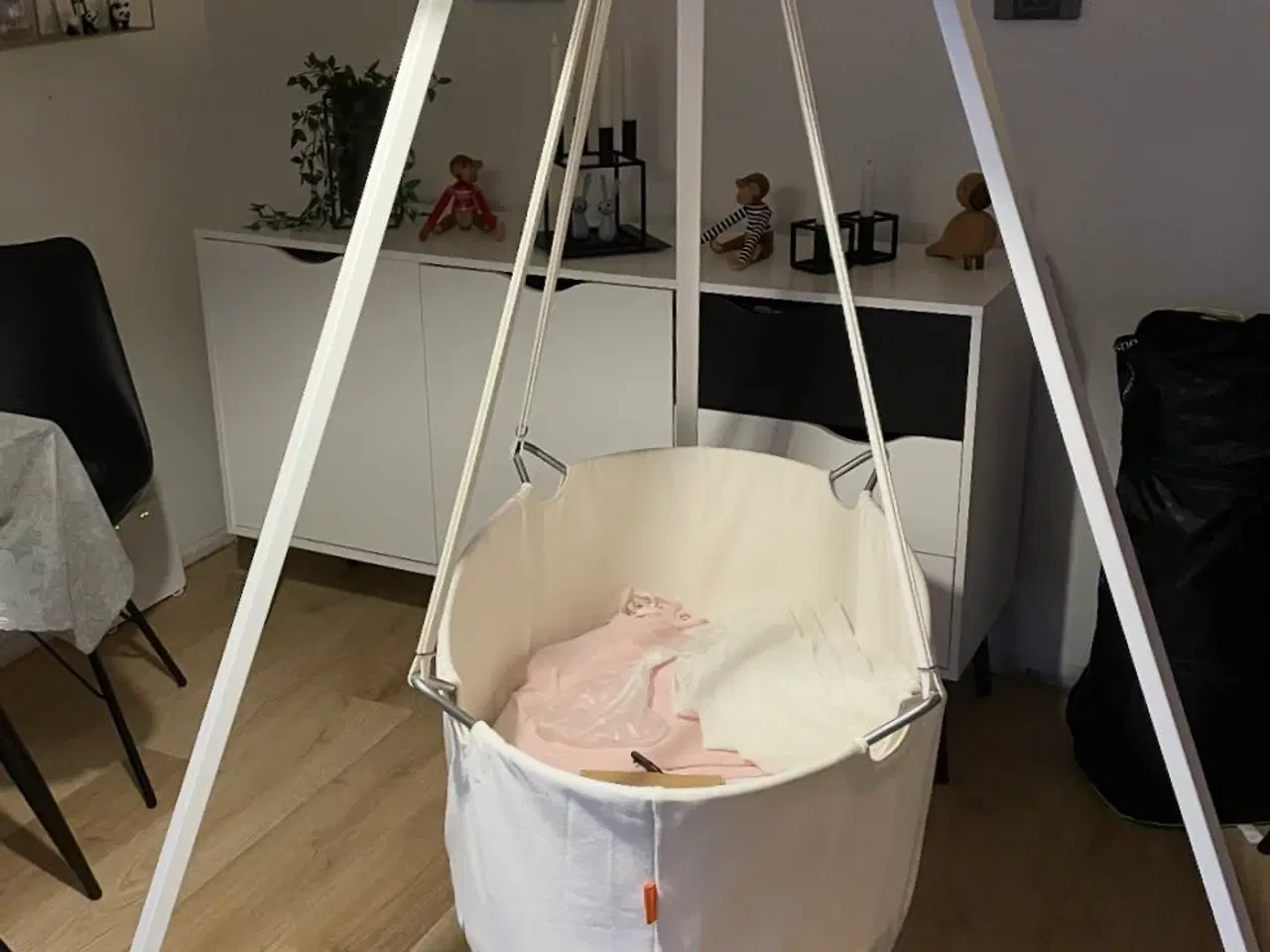 Billede 2 - Leander Vugge med madras og stativ 