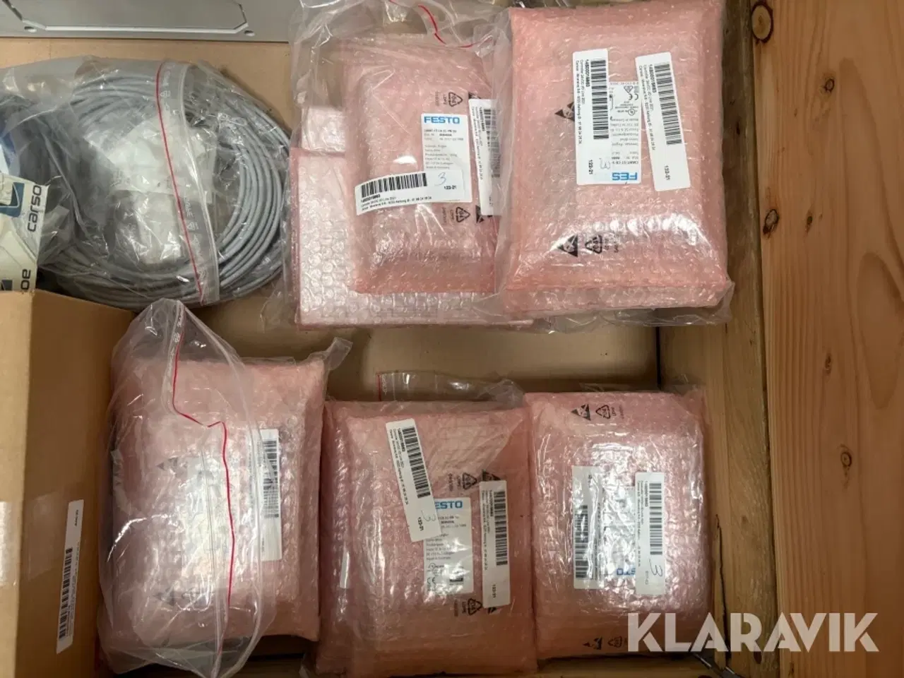 Billede 4 - Lot - invertere, flowtransmitter, controllere og øvrigt - 1 palle