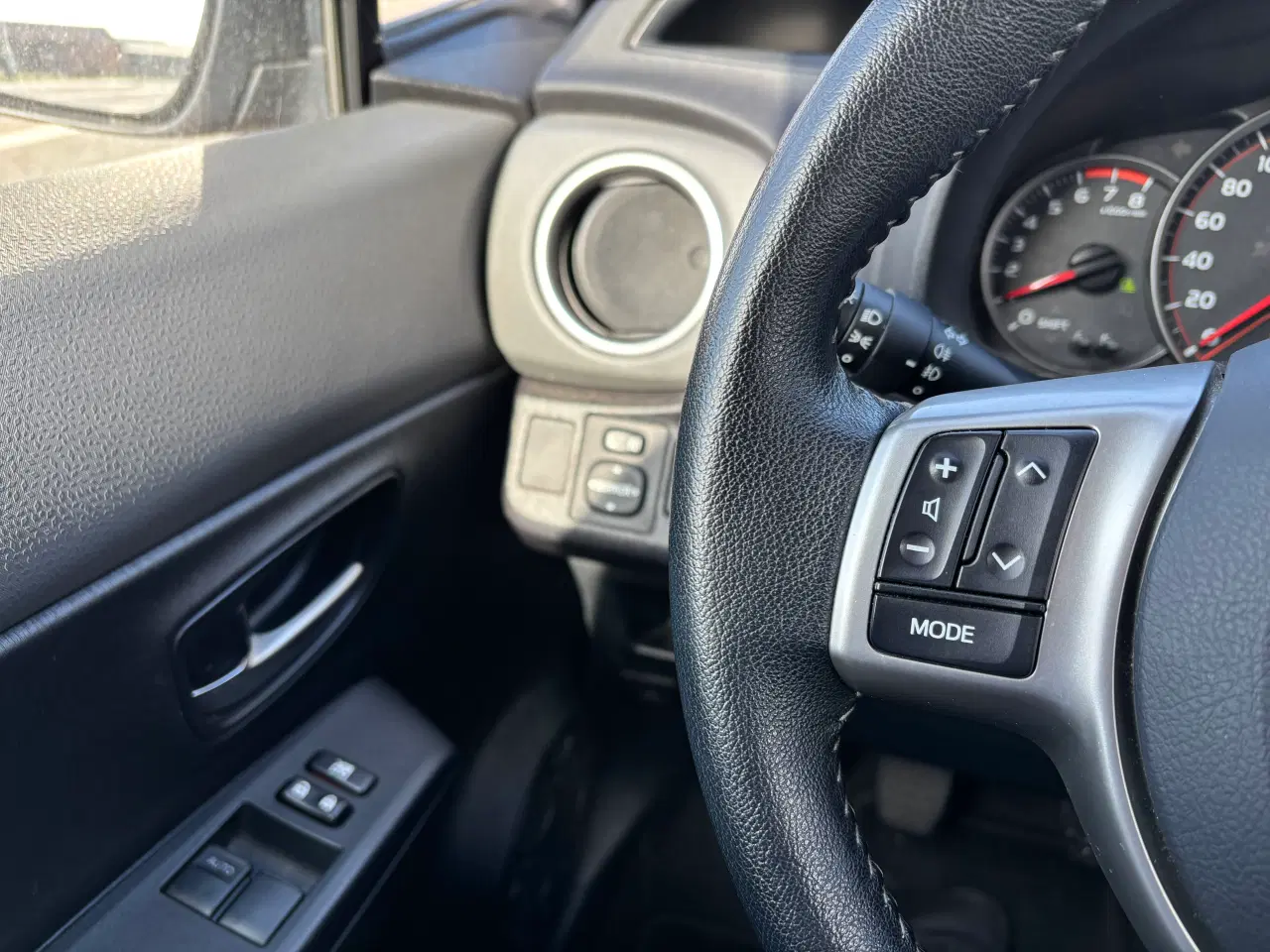 Billede 8 - Yaris med få KM