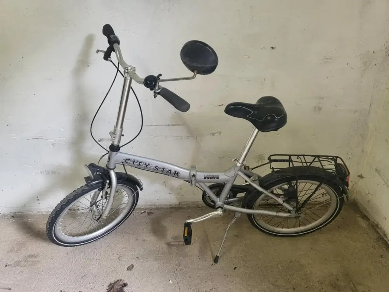 Billede 1 - 2 stk Mini cykel i alu meget lette sammenklappelig