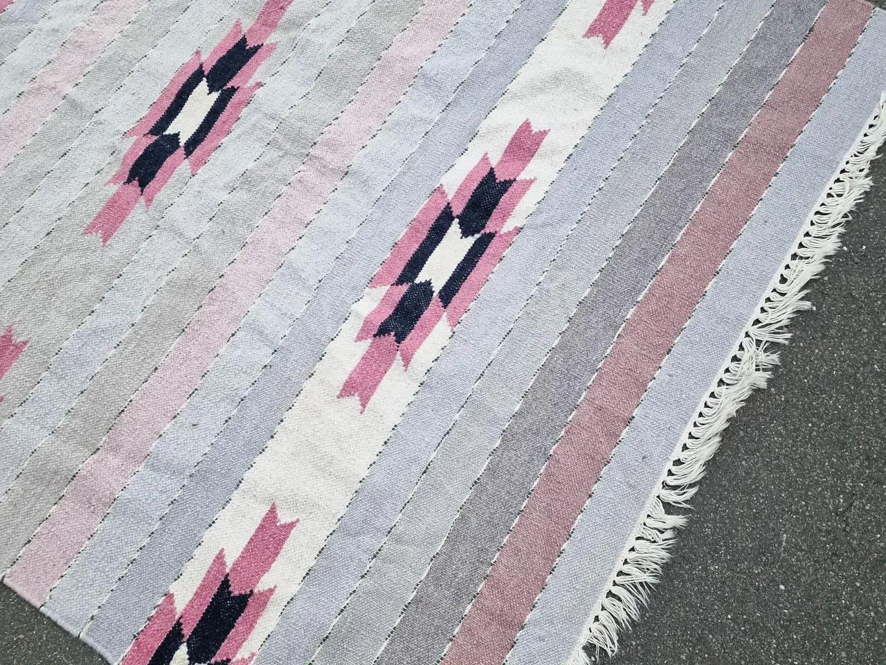 Billede 4 - Håndvævet kelim tæppe.