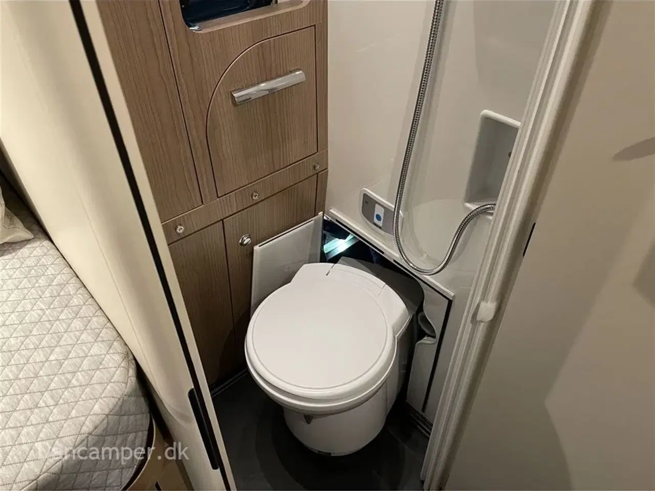 Billede 44 - 2025 - Carthago Van Genius 641 LE MB   MESSEPRIS kr. 1.475.000,- SPAR kr. 150.000,- GENIAL Carthago Van Genius 641 LE 170 Hk - 9 trin G-Tronic automatgear