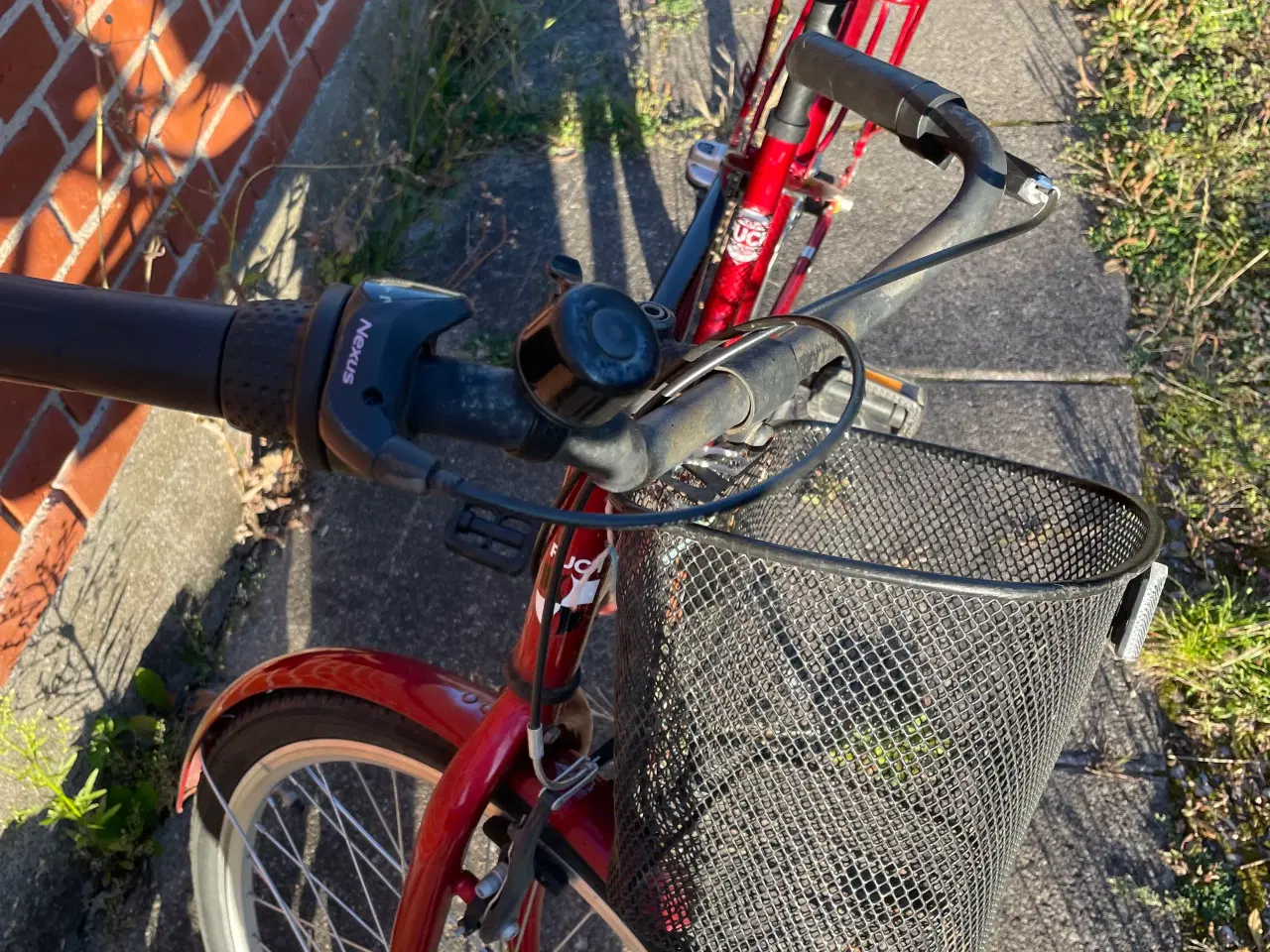 Billede 1 - Rød pigecykel 