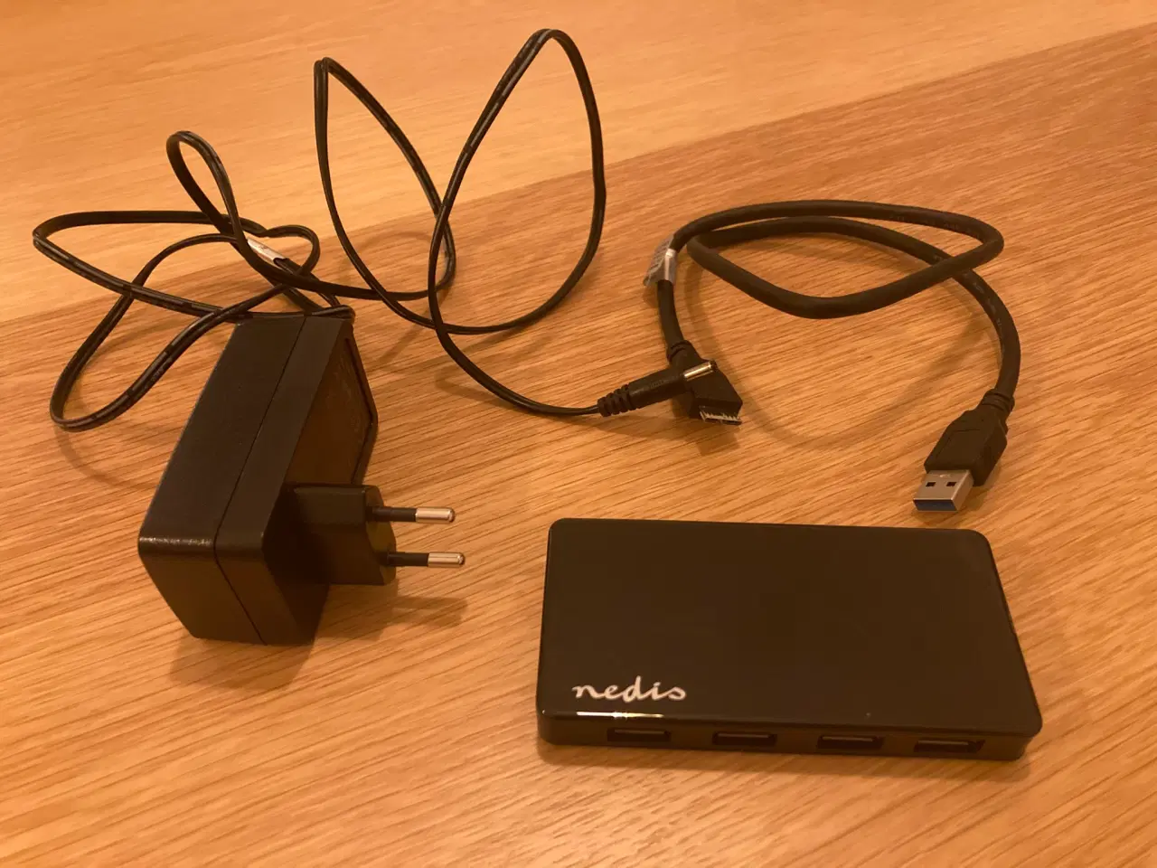 Billede 2 - Nedis USB hub med 4x USB 3.0 porte