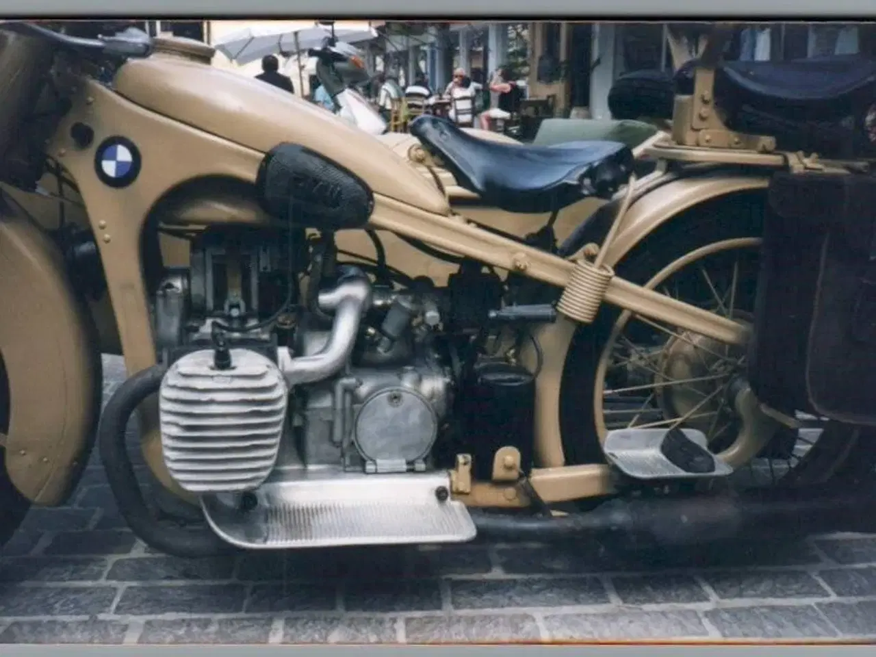 Billede 1 - Motorcykel med Sidevogn -  B.M.W. -  Foto 15 x 10 cm.