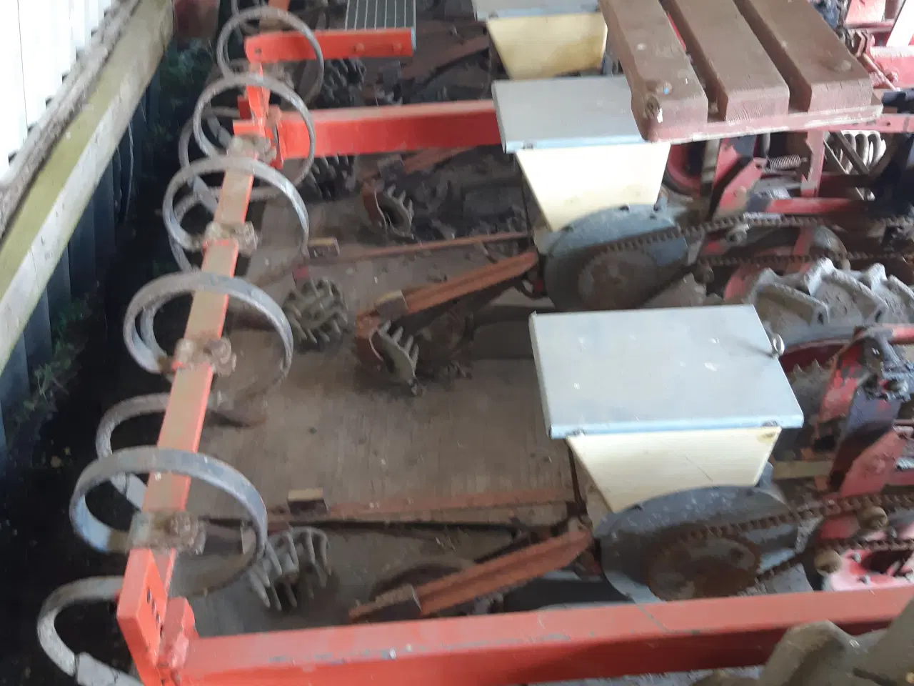 Billede 3 - Majs Såmaskine, med gødningsudstyr