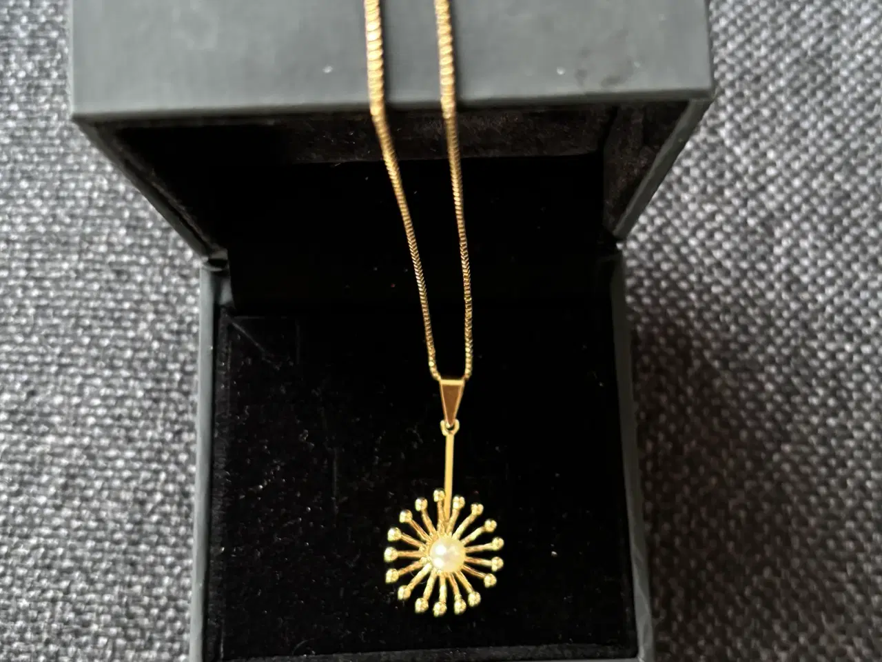 Billede 1 - Smykkesæt i guld