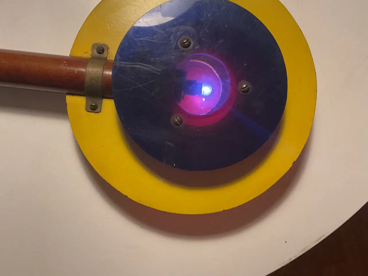 Billede 3 - Signalstav (måske jernbane). Lyset virker