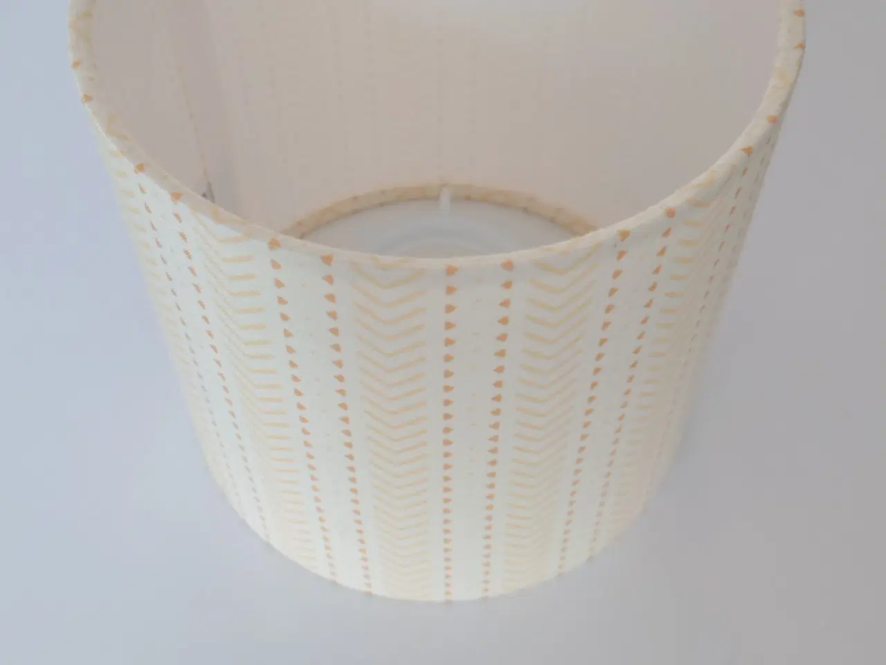 Billede 2 - 2 stk.lampeskærme til bordlampe 15x15cm