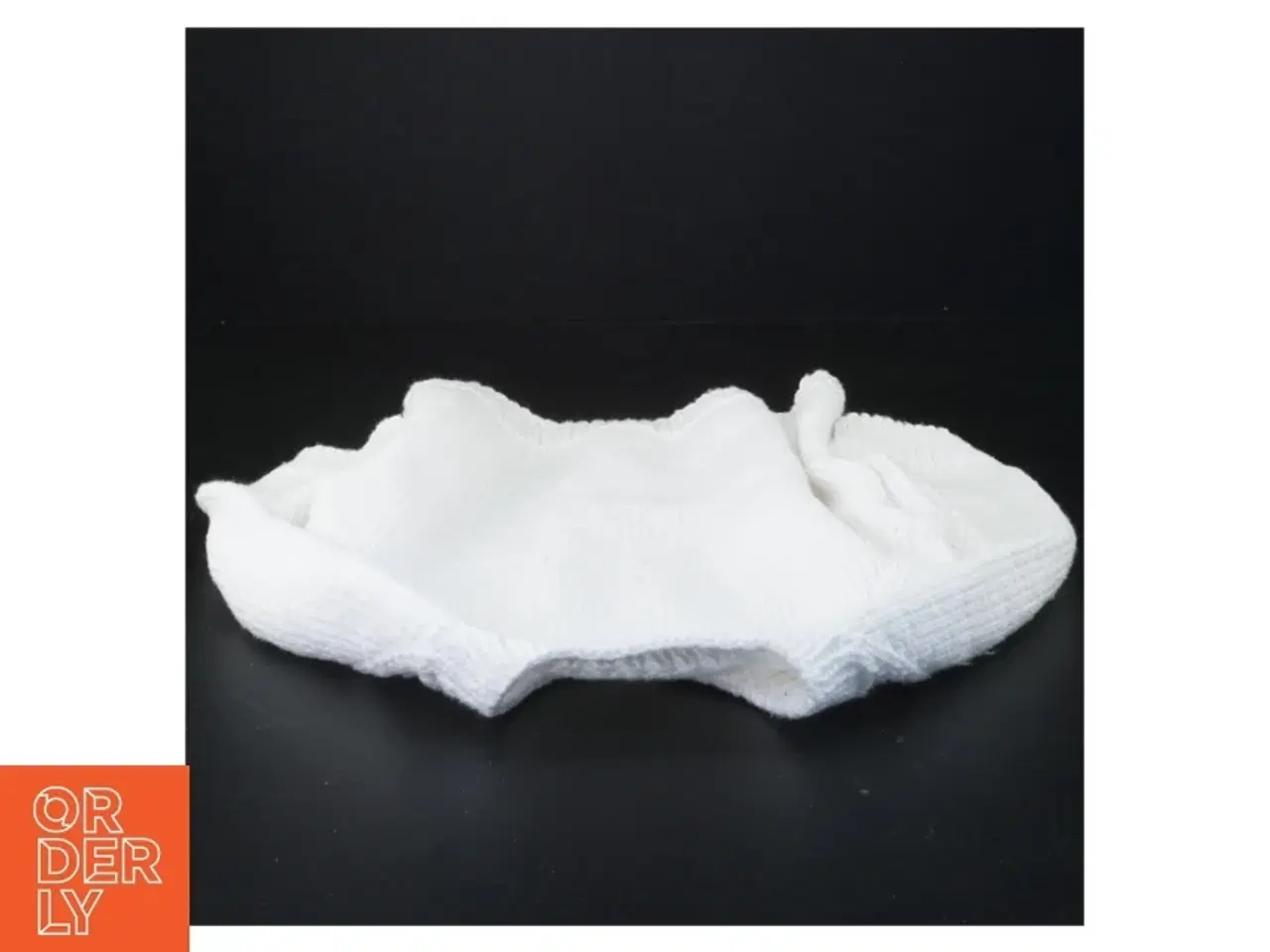 Billede 2 - Hvid strikket børnetrøje (str. 30 x 26 cm ærme 16 cm)
