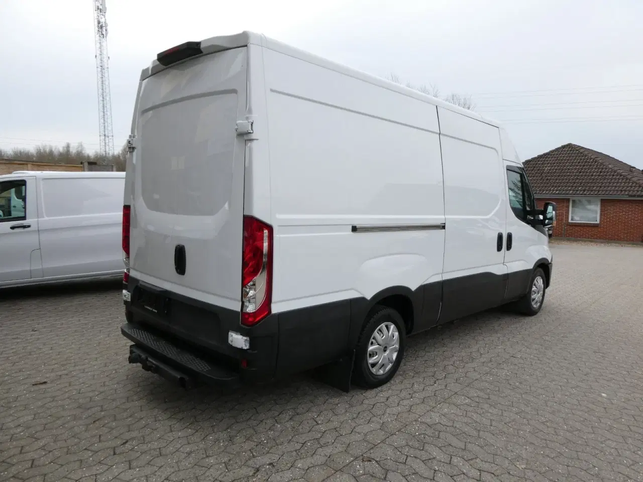 Billede 13 - Iveco Daily 3,0 35S18 12m³ Van AG8