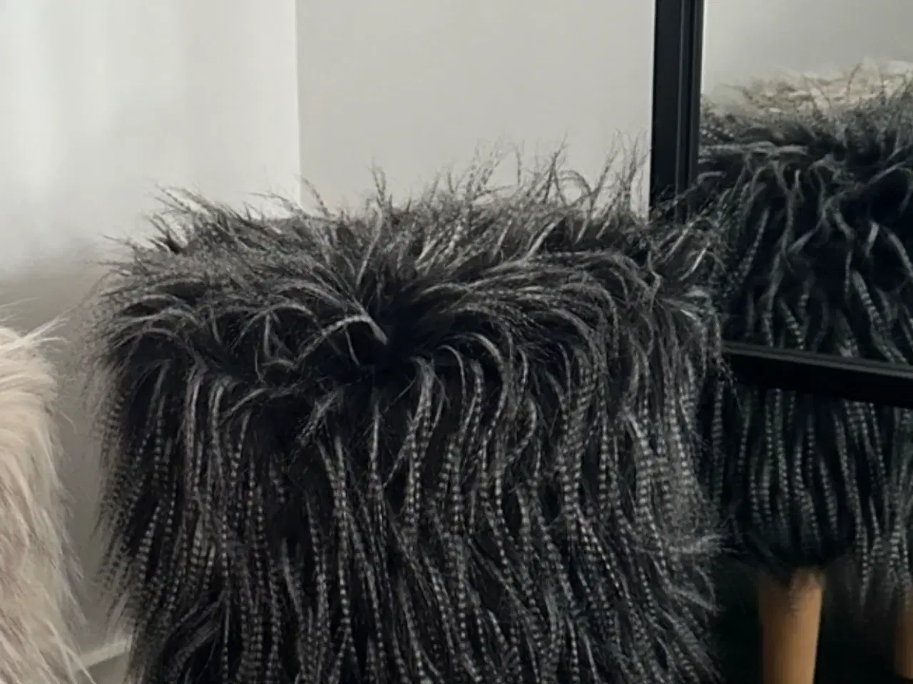 Billede 1 - Sælges 2 fodskammel. 