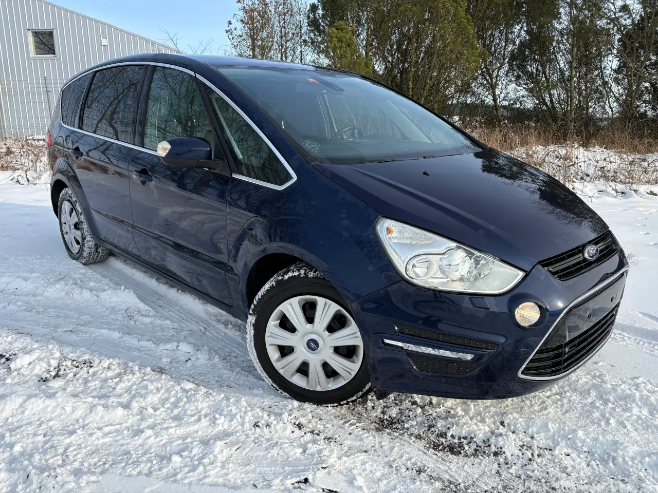 Billede 1 - Pæn 7 Personers familiebil