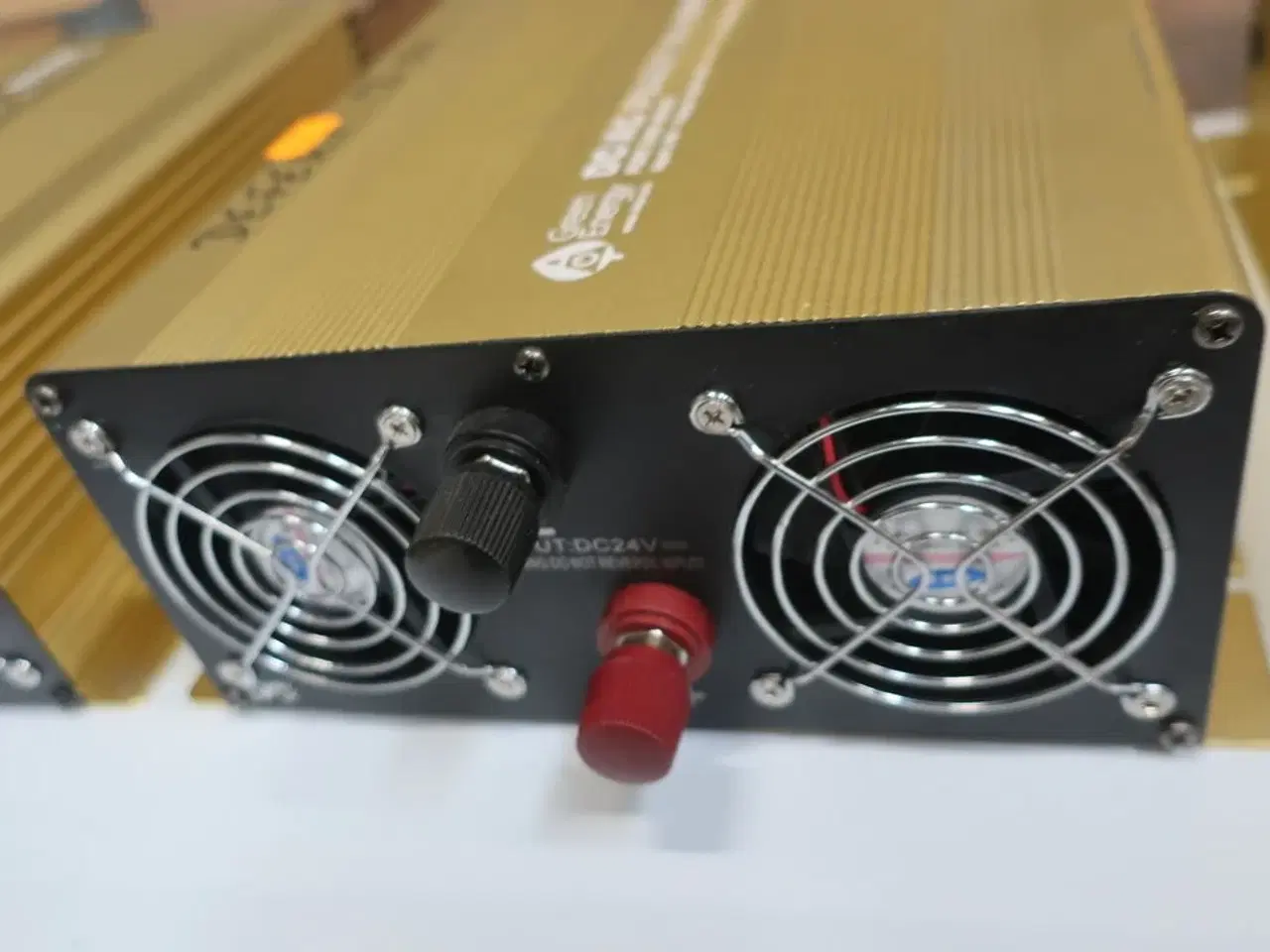 Billede 3 - Inverter GREEN ENERGY Pure Sine Wave DC/AC Power 2000W