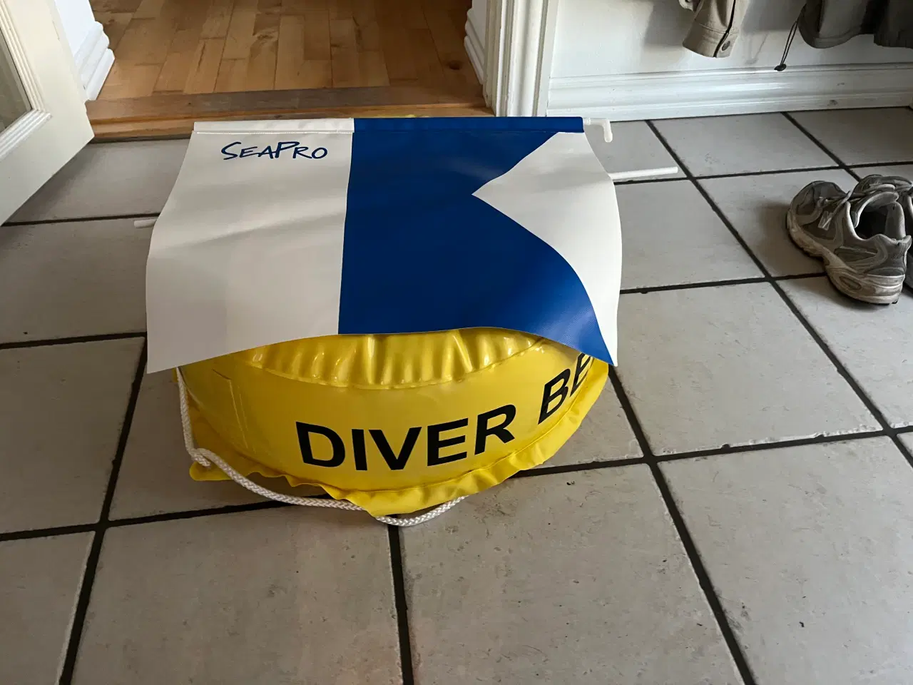 Billede 1 - Gul dykkerbøje sælges grundet fejlkøb