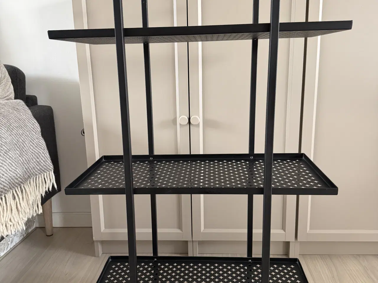 Billede 1 - Sort metal reol