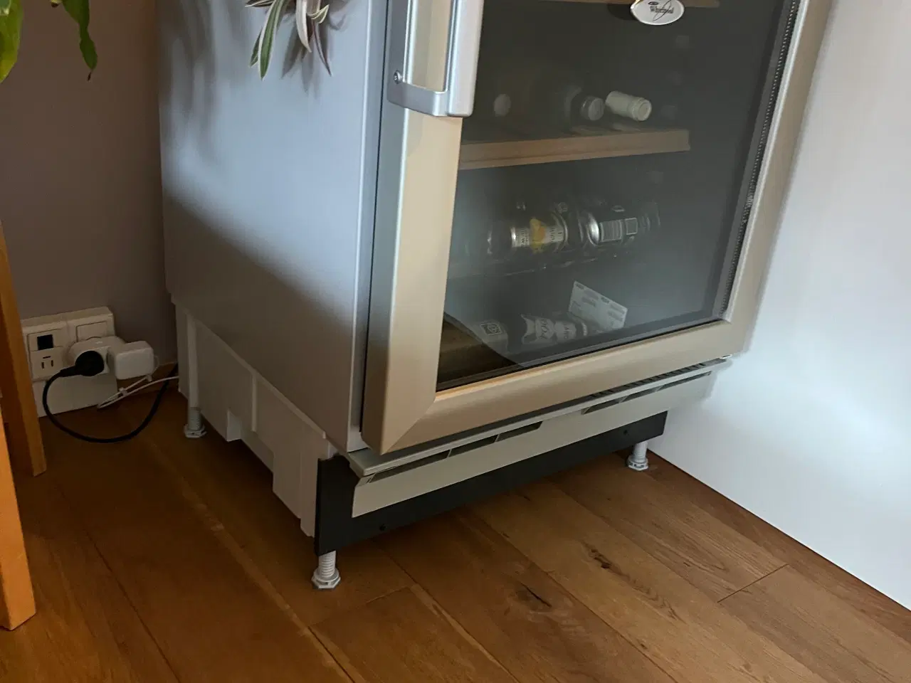 Billede 3 - Whirlpool vinkøleskab med plads til 33 flasker 