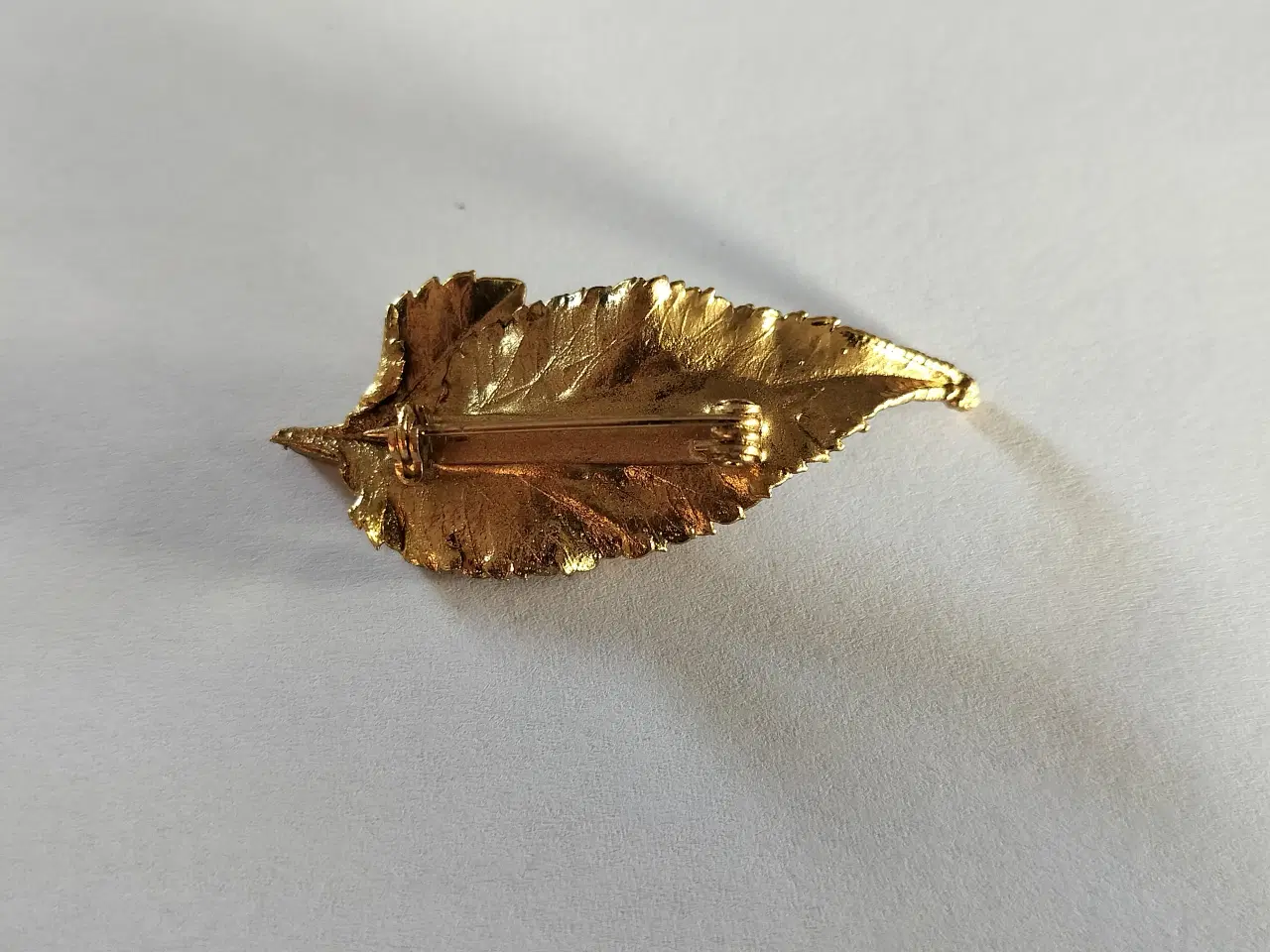 Billede 2 - Super Smuk Broche forgyldt med 24 karat guld