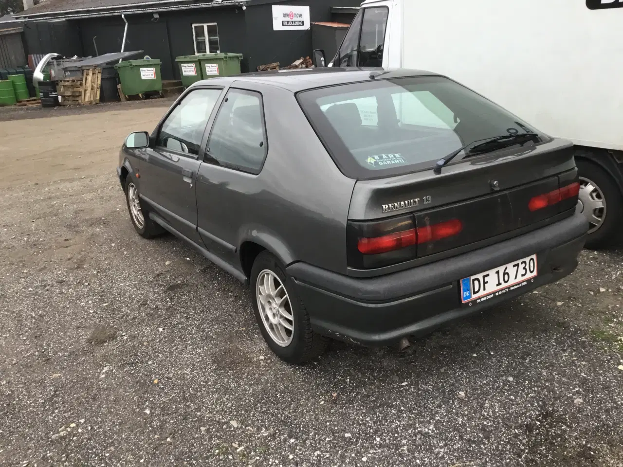 Billede 3 - Renault R19 1,4 s 3 døre gråmetal årg 1993 