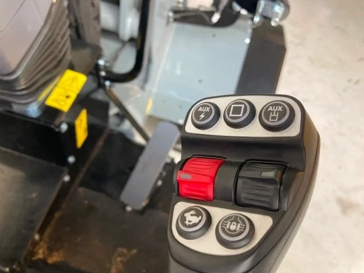 Billede 6 - Giant G2700E HD minilæsser på el