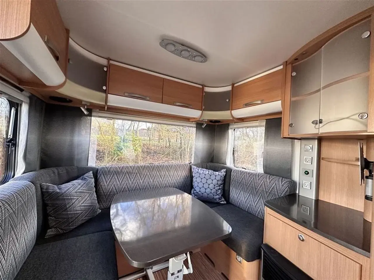 Billede 3 - 2011 - Adria Adora 472 LU   Meget let enkeltsengs vogn