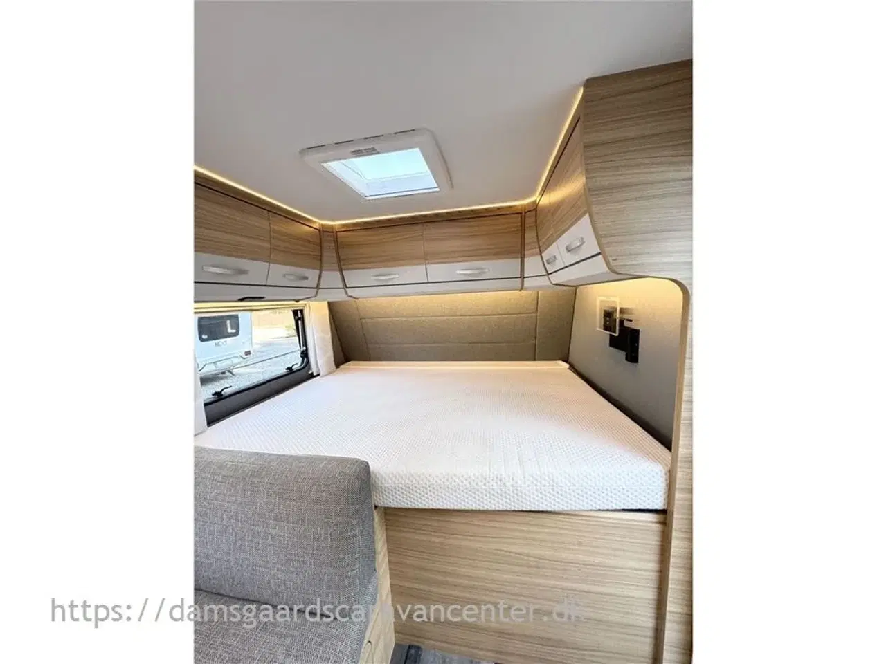 Billede 11 - 2022 - Dethleffs Camper 500 QSK D-Line Dobbeltseng-Køjer-Gulvtemp.-Mover-Telt