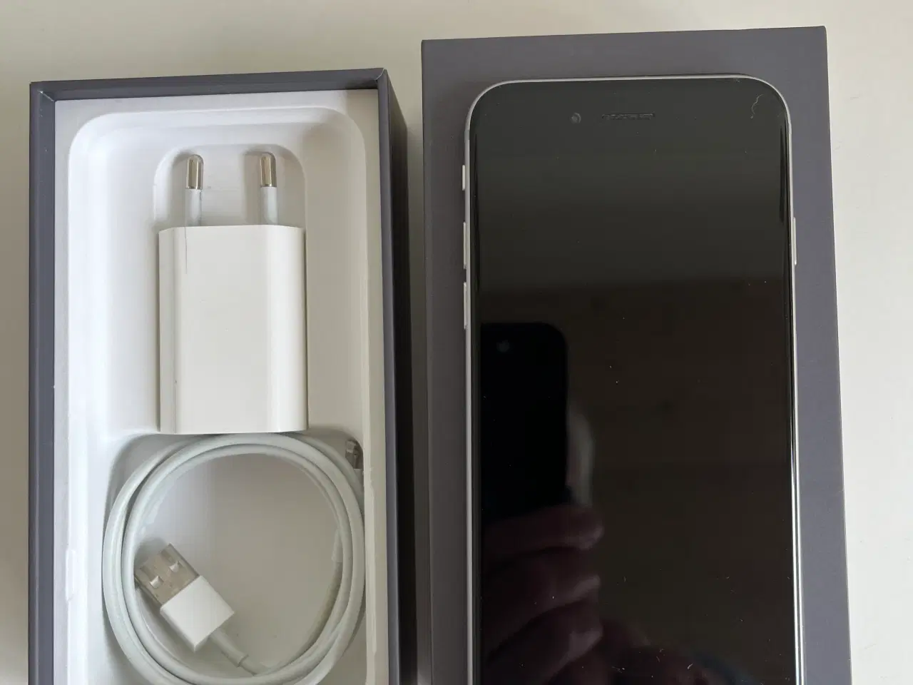 Billede 4 - iPhone 6  -  64 GB . Space grey