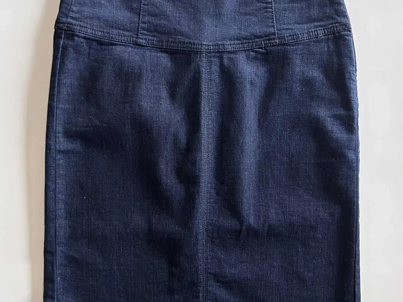 Billede 1 - Vero Moda højtaljet denim nederdel, str. 40