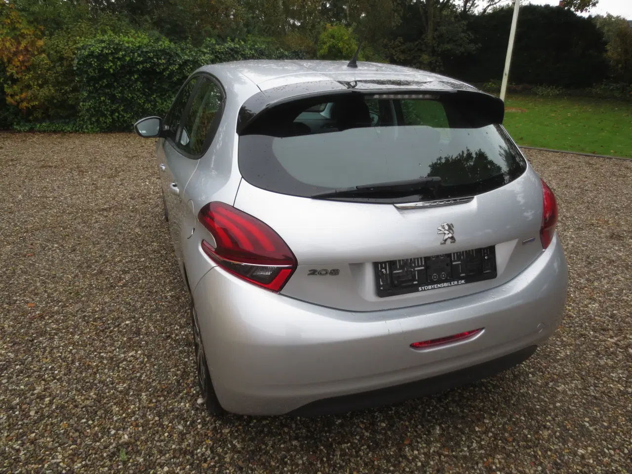 Billede 8 - Peugeot 208 1.6 HDi Blue år 2015. 