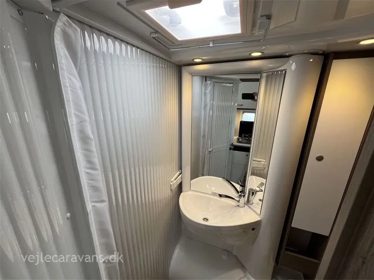 Billede 12 - 2025 - Carado V337 PRO+