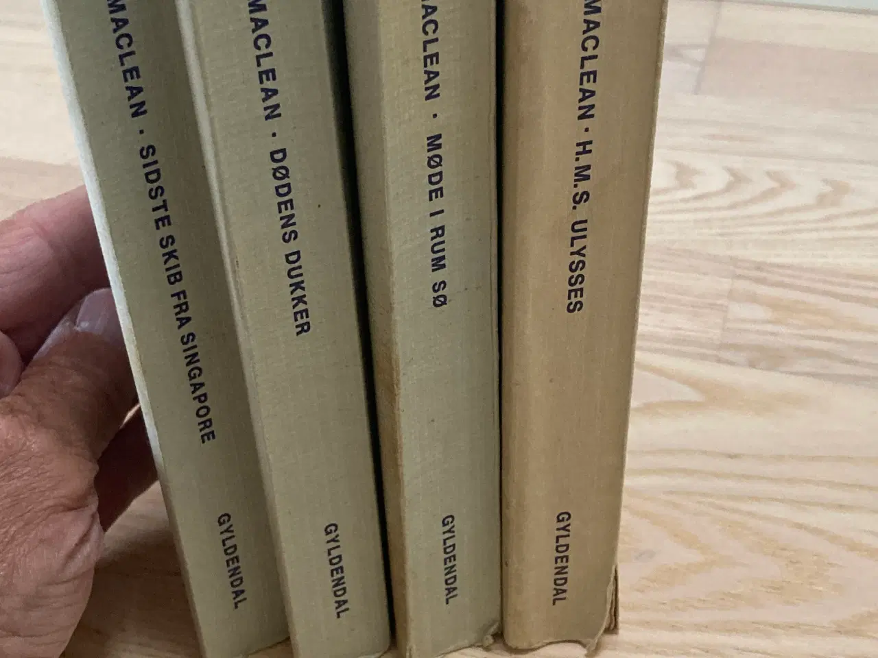 Billede 7 - Bogpakke med 6 bøger af Alistair MacLean