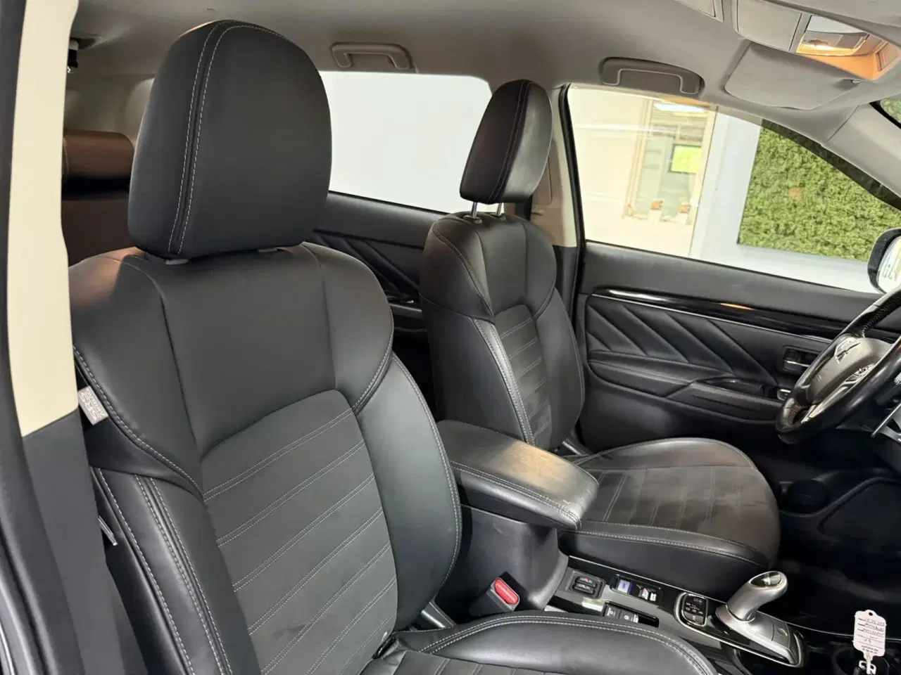Billede 9 - Mitsubishi Outlander 2,4 PHEV  Plugin-hybrid Invite+ 4WD 224HK 5d 6g Trinl. Gear
