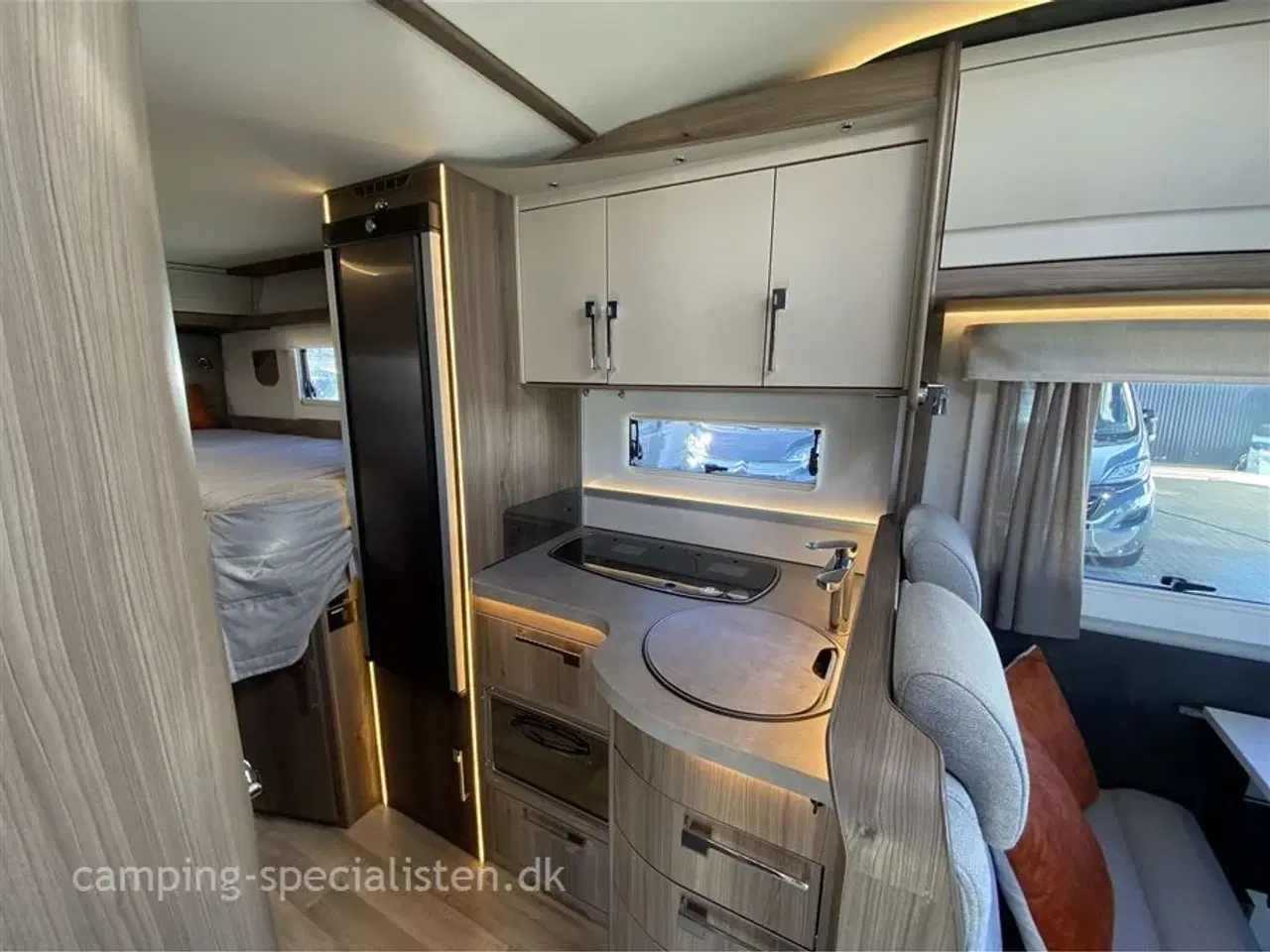 Billede 8 - 2024 - Kabe Novum X 750 LGB   Kabe Novum X 750 LGB model 2024 kun kørt 6.000 km kan nu ses hos Camping-Specialisten
